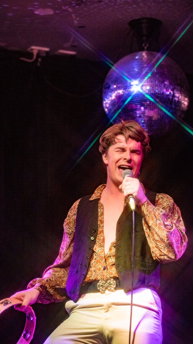 nickmickpics's tweet photo. Bought a star filter specifically for this disco ball. Comedy with a bit of ✨ https://t.co/ln76lefidH