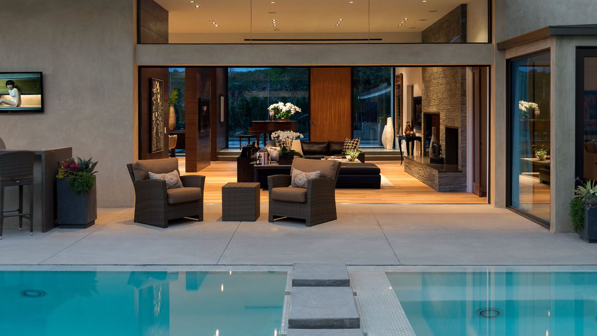 FurnitureAE's tweet image. 𝗕𝘂𝘆 𝗢𝘂𝗿 𝗖𝘂𝘀𝘁𝗼𝗺 𝗦𝗼𝗳𝗮 𝗗𝘂𝗯𝗮𝗶 

Whether you prefer a classic, timeless design or a contemporary statement piece, our custom sofas in Dubai are tailored to suit your individual style.

🌐 bitly.ws/IJqG

#CustomSofa #SofaDesign #FurnitureCustomization