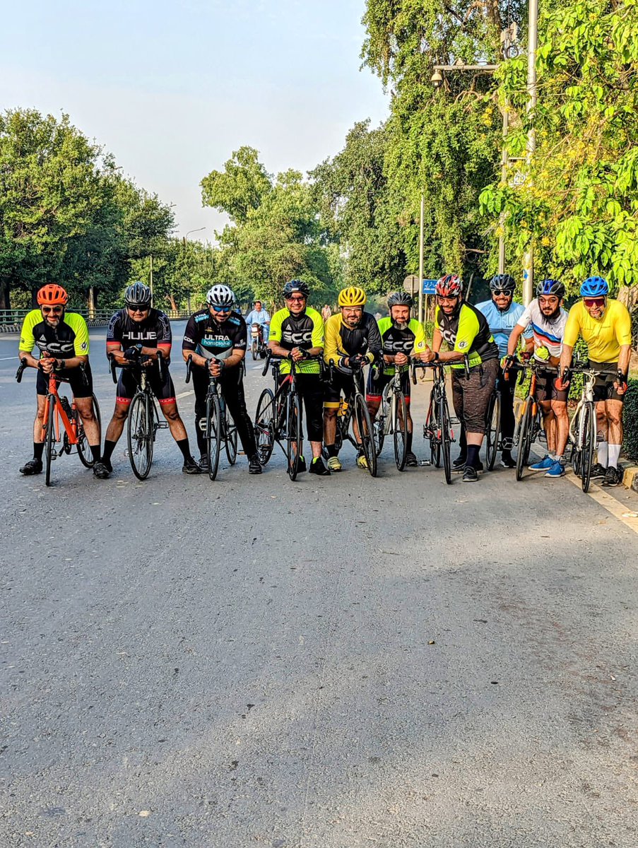 gulbergcycling's tweet photo. What an amazing #mangoexpress ride we had this morning with #teamgcc relatively cool weather and no winds! Thank you @Wasabipk for the mazaydaar breakfast! https://t.co/hu3x0pTY0j