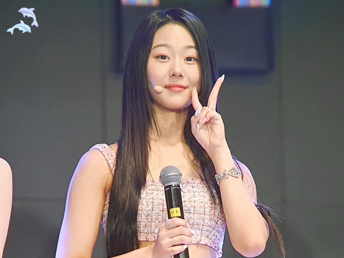 ChaeLo__'s tweet image. 230617 1부 프리뷰

@cherrybullet
#체리블렛 #CherryBullet #박채린 #채린 #CHAERIN