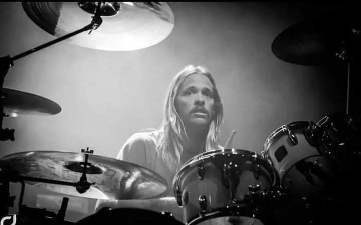 The weekend has come...enjoy!☀️⛱🌼
Saturday  #taylorhawkins🦅 pic
#neverforgetTaylorHawkins 🖤🕊🙏💔