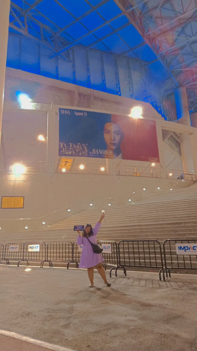 Mo99Mo0's tweet photo. YoonGi &amp; I met at Bangkok in 10.6.2023 . Another met was at the airport in 12.6.5023 . Thank you YoonGi for giving me a chance to meet you. I feel successful the life goal of my fangirl life during 3 years of being an ARMY.

#AgustD_SUGA_Tour
#AgustD_SUGA_Tour_in_bangkok https://t.co/zpkbI2cmbc