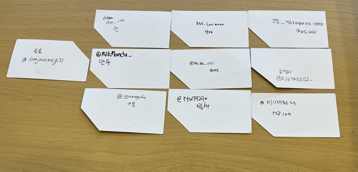 debut_only's tweet photo. 17일 소설집 추첨

브이틱 소설집 40명 추첨 진행하였습니다. 택배발송을 위해 아래 폼 설명을 읽고 "6월 25일"까지 배송정보 제출 부탁드립니다.

https://t.co/j6CGsVRcHE https://t.co/31fDxMoMzH