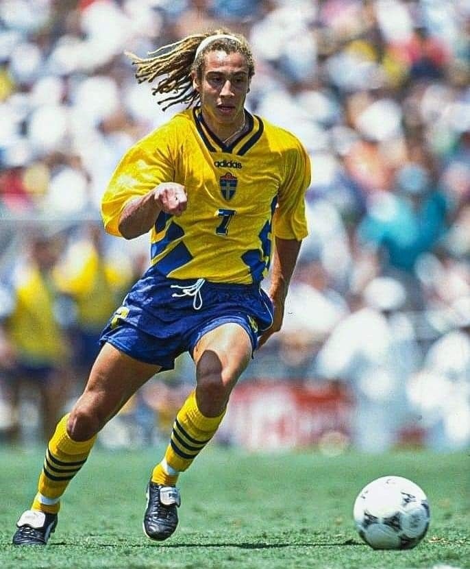 footballmemorys's tweet photo. Henrik Larsson, Sweden
#Sweden #Svenska https://t.co/yABXh6Dpn9
