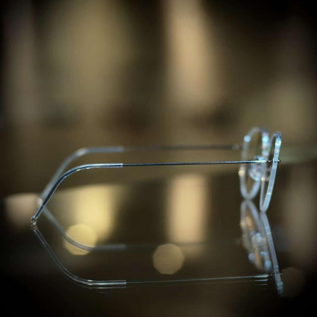 ReddotOpticAndy's tweet photo. 丹麥 • LINDBERG

now 鈦合金系列在富有表現力的外觀和輕盈度與我們的標誌性元素之間實現了完美平衡：纖薄的複合材料前框和輕巧的鈦合金鏡腿。時尚透澈配色，即日上架！

#Lindberg #denmark🇩🇰#authorizeddealer #reddotoptichk #紅點光學 https://t.co/60ADdEWxSF