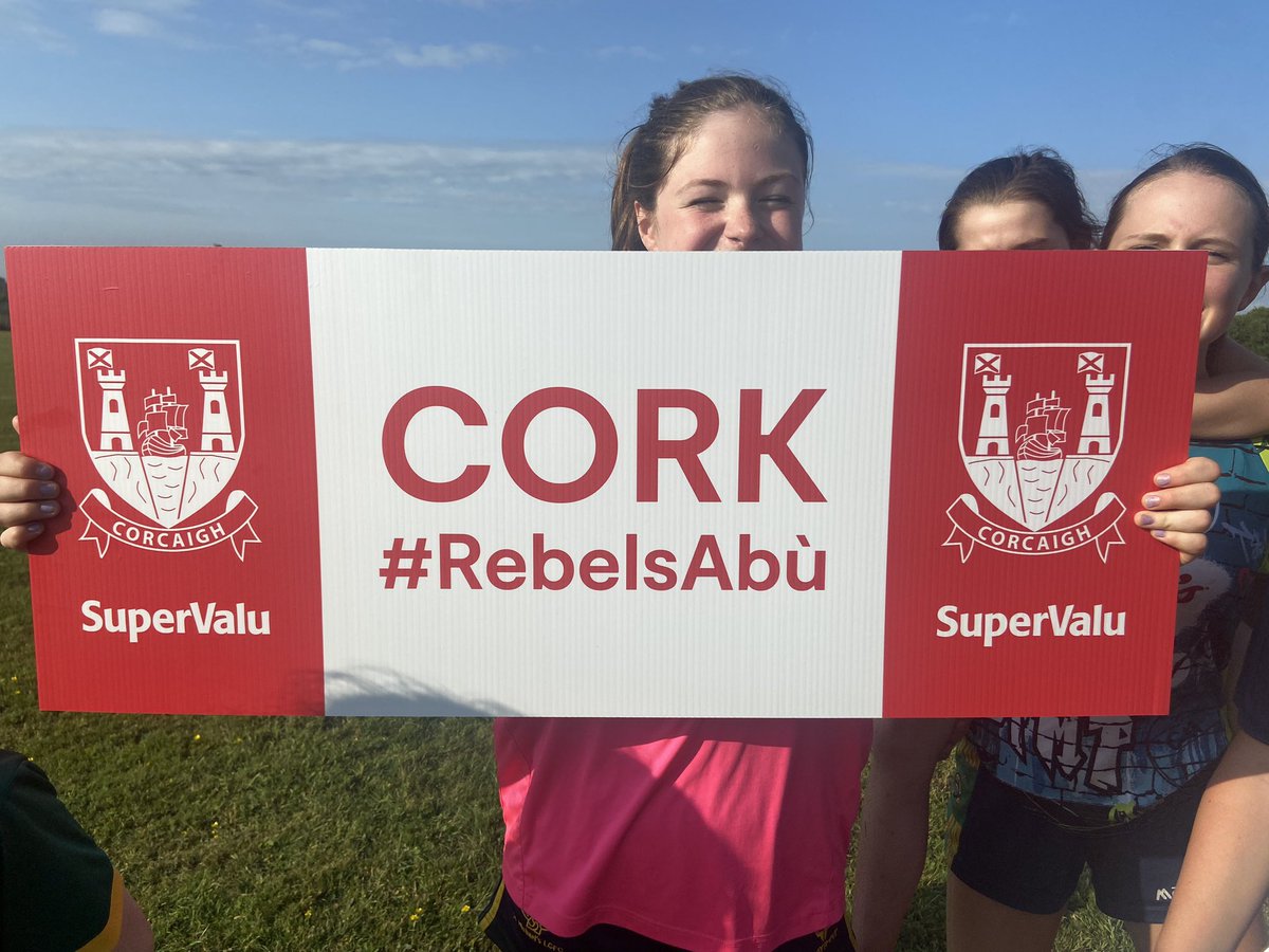 Best of luck to @CorkLGFA Senior players and management as they begin the All Ireland Senior Championship. They play @GalwayLgfa this evening at 7:30 in Pearse Stadium 🔴⚪️ It is available to watch on @SportTG4 We’re behind ye all the way girls 💪🏐 #cantseecantbe #ladiesfootball