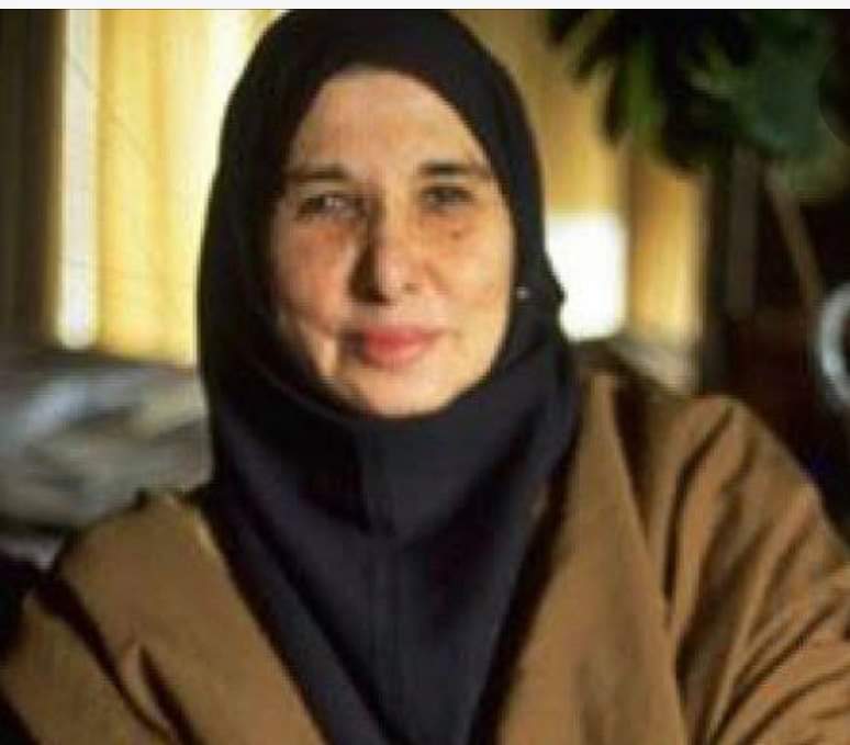 ...kıyamet günü yaratıcıya 
anlamlı ve onurlu bir hikaye anlatabilmeliyim...

ayşe şasa