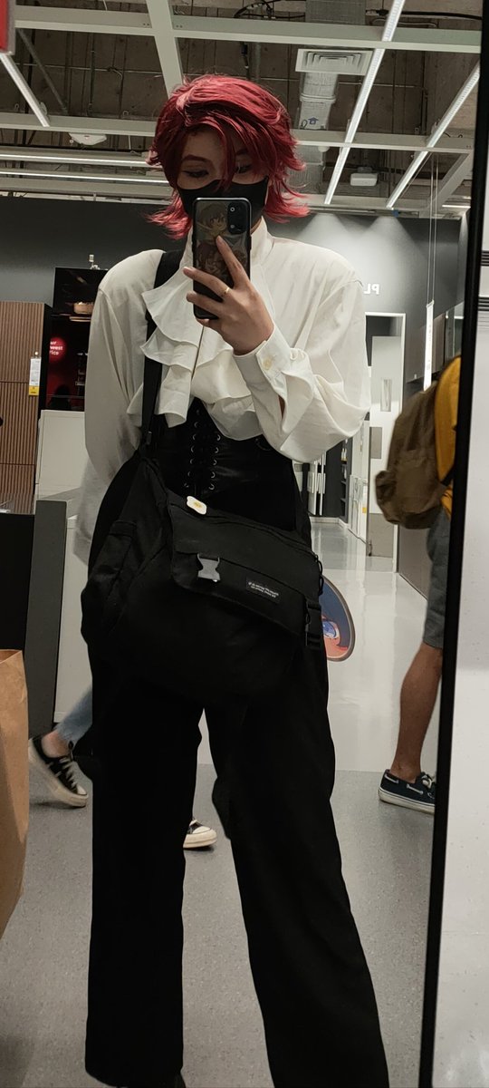 Ignore my bag, 
We're kinda lost here at Ikea.
So I just took a mirror selfie 😌

#LoutofCountsFamily #LCF #CaleHenituse