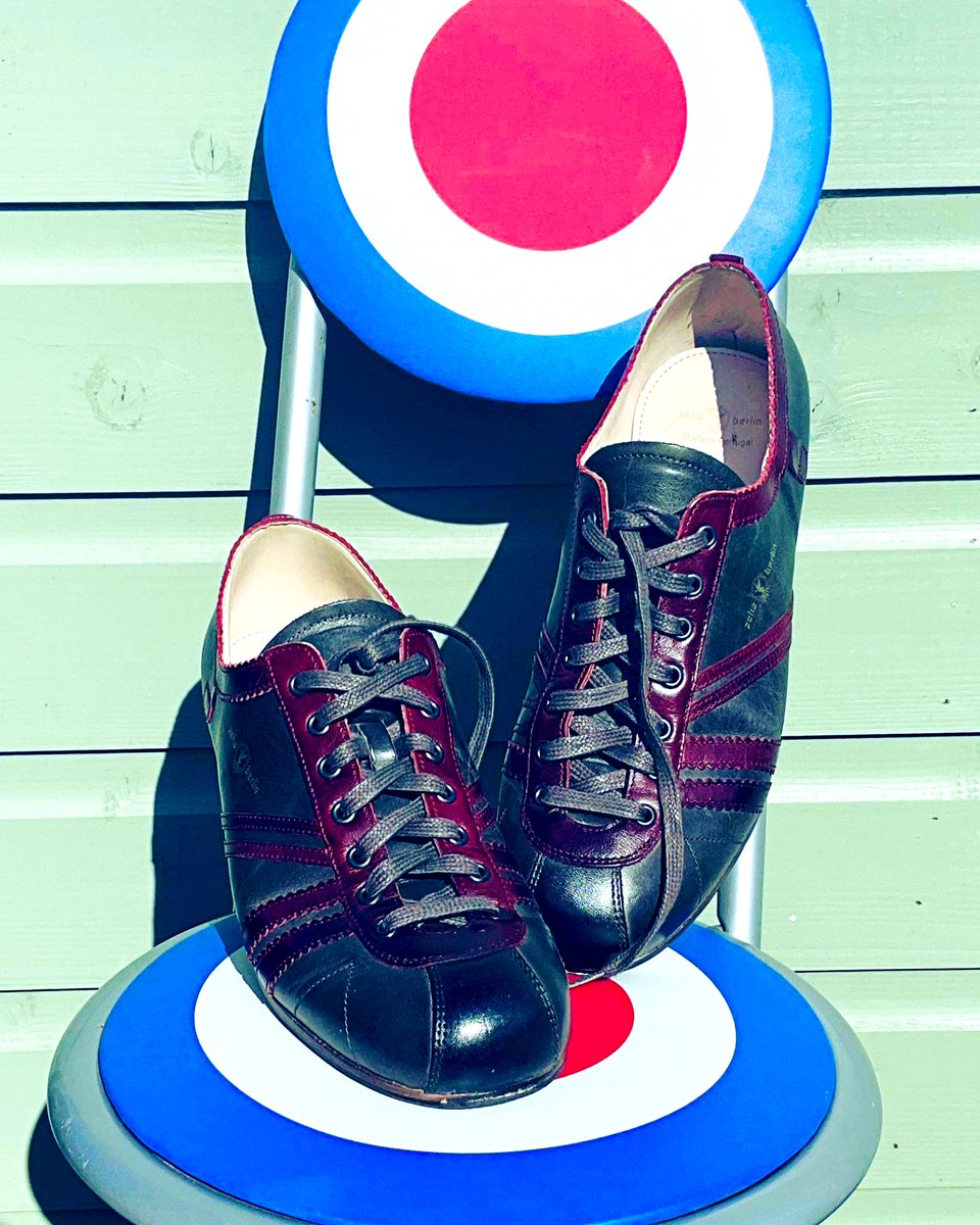 kilgallontom1's tweet photo. Grey &amp; burgundy Zeha Club. Original 1955 design DDR football boot now made as luxury streetwear. 
Exclusive in the U.K. to my #Brighton store &amp; online shop. 

https://t.co/JiYhNbw50n

📸 courtesy of Ian Macdonald. https://t.co/jqhHR7VchN