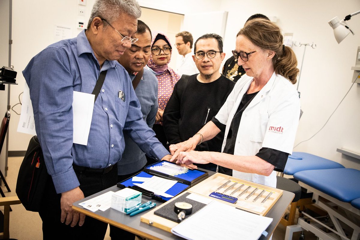 PainResearchDK's tweet photo. Earlier this week, we had a visit from 12 Indonesian neurologists who came to see and learn about our research on neuropathic pain and diabetic neuropathy. Photographs captured by Aarhus University https://t.co/SADo1HjqYz