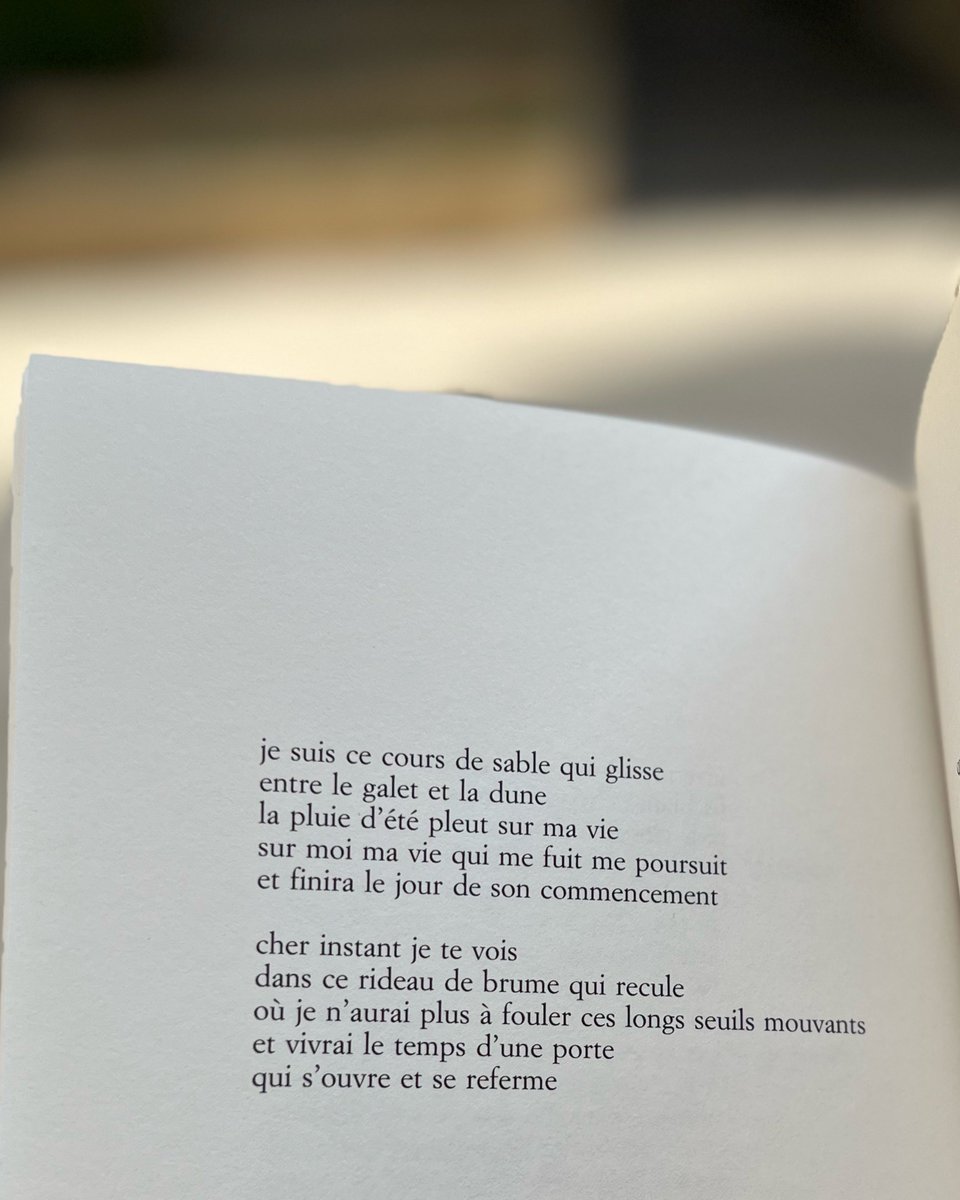 📖 SAMUEL BECKETT

Poèmes, suivi de mirlitonnades, Les Éditions de Minuit 

#beckett #samuelbeckett #lectureahautevoix #editionsdeminuit #poemes