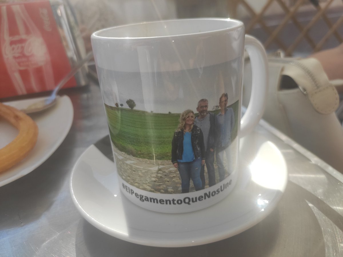 VecinosxAlgete's tweet photo. #ElPegamentoQueNosUne #SencillamenteVecinos #CompraEnAlgete https://t.co/FJcbdzqMKR