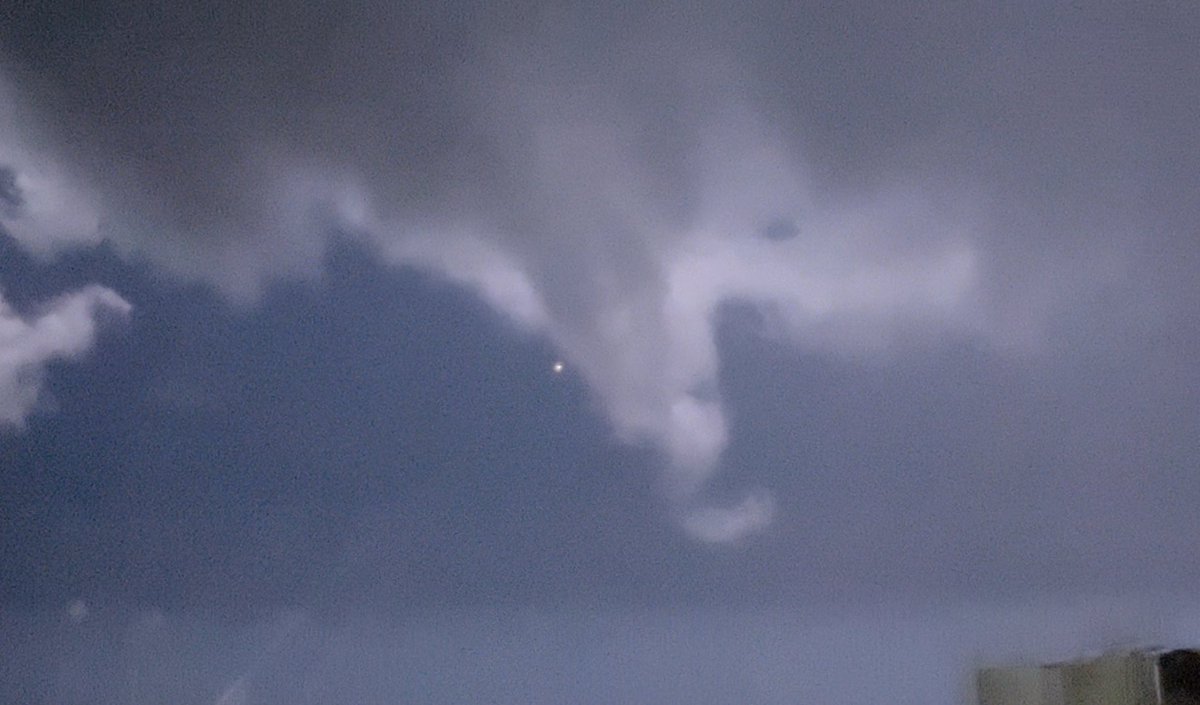 Another image of the funnel over Walsh, CO around 9:20pm last night

#cowx