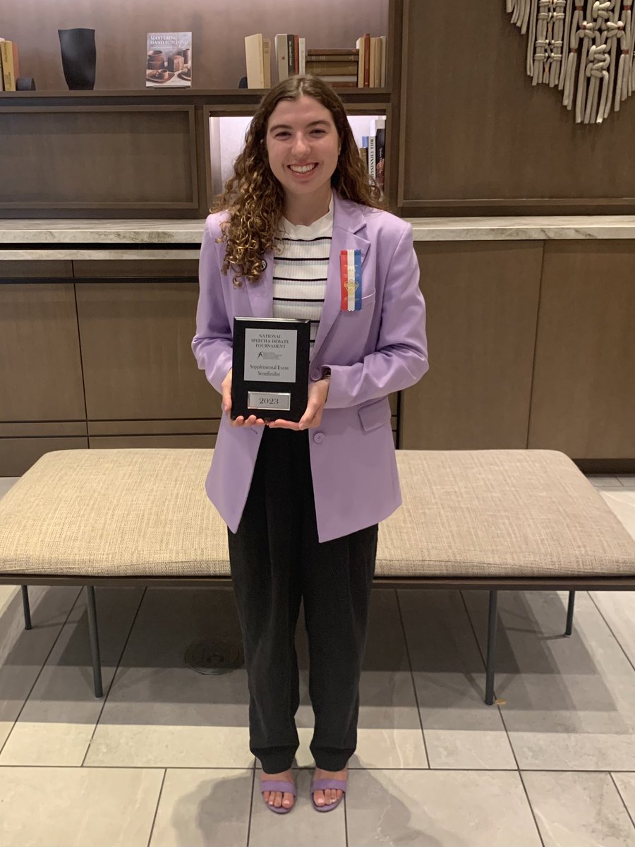 Senior Eloise Anagnost tackled Impromptu Speaking as her secondary event at Nats23. Out of over 500 competitors, she earned a spot in semifinals — top 14 in the nation!