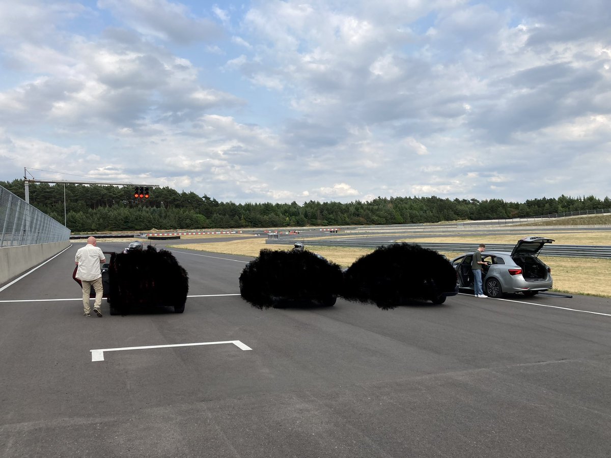 FrankAutoWeek's tweet image. #Barrelbrigade 2023. De grote finale op het circuit van #Meppen in Duitsland. Vanaf nummer 29 in #AutoWeek.