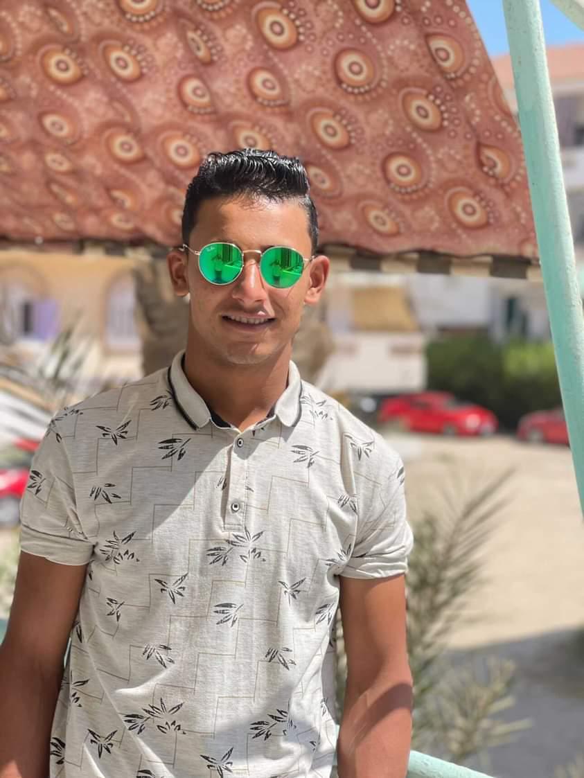 مش خليجى بس كدا كدا هتيجى 🤍😂