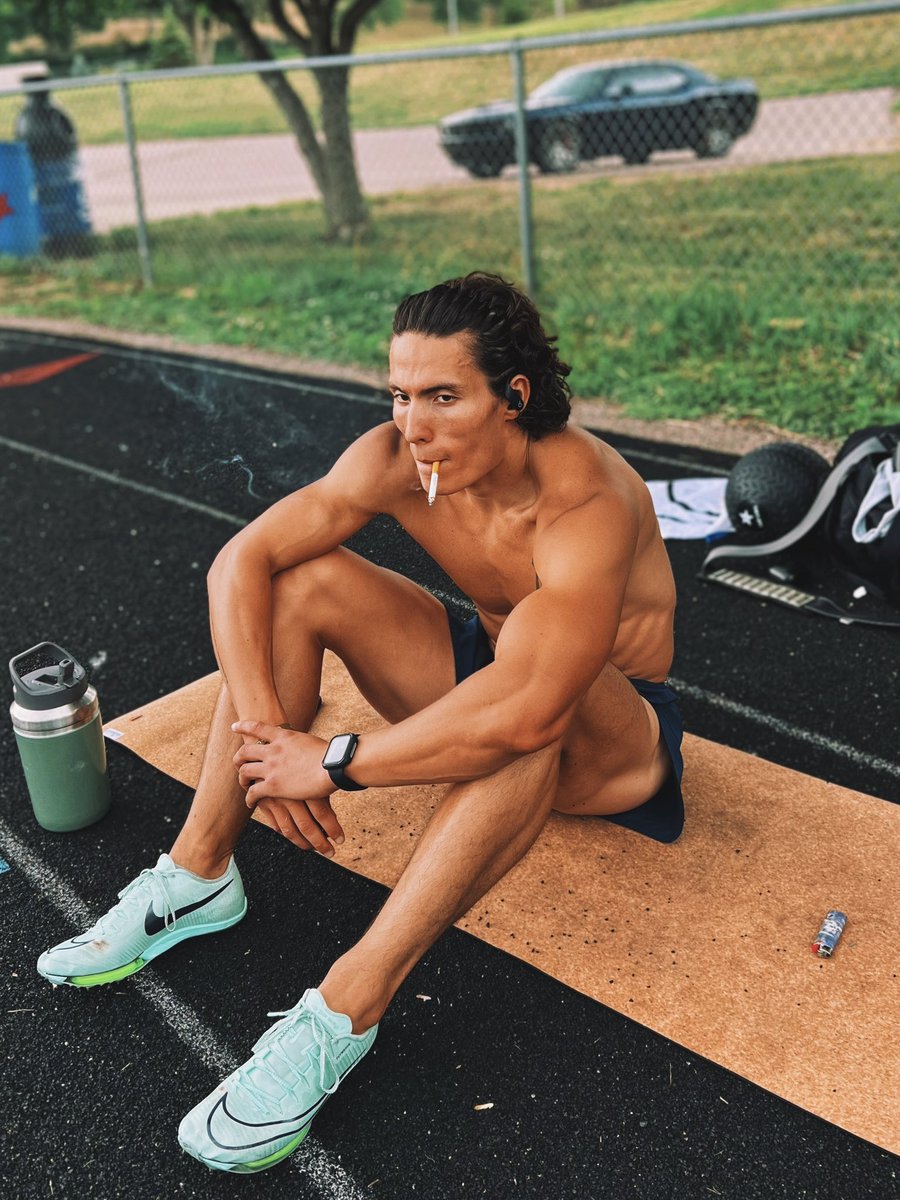 Earth Papi ⏚ tweet media