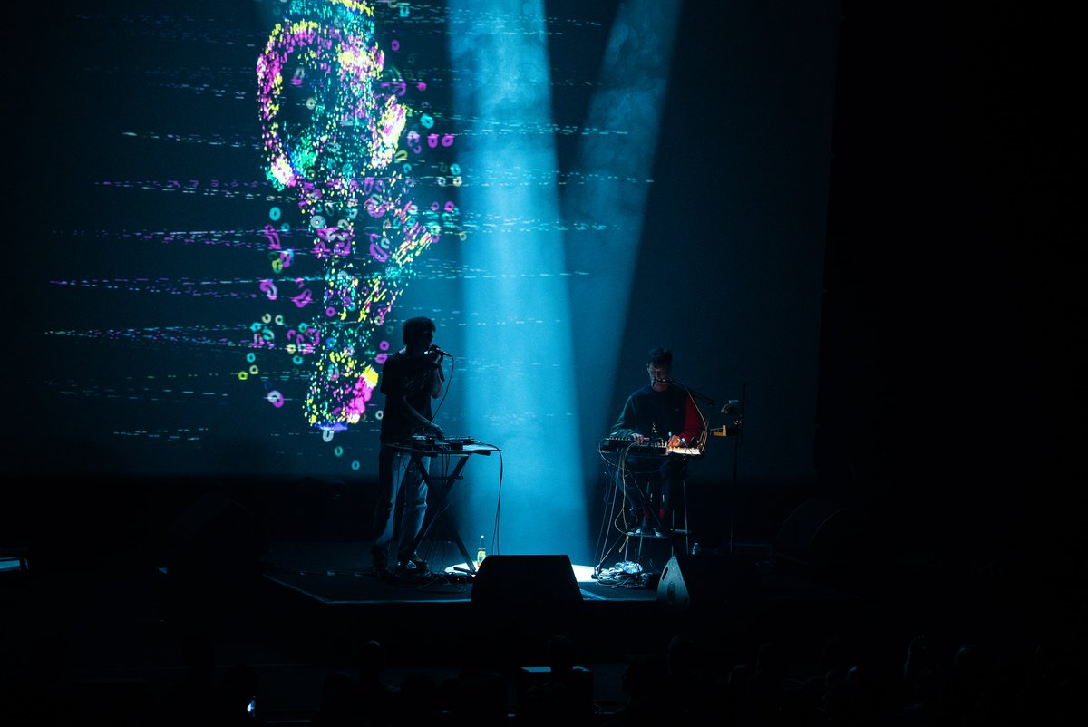 Days Off (@festivaldaysoff) on Twitter photo Une soirée sous le signe des duos pour le troisième jour du festival ! 🍊
Deux plateaux d'exception ce soir : <a href="/pandabear/">Panda Bear</a> et @2020sonicboom, précédés par High Season formé par @chloethevenin_ et <a href="/benthegoof/">ben shemie</a>.
📷 : A. Sebiane Une soirée sous le signe des duos pour le troisième jour du festival ! 🍊
Deux plateaux d'exception ce soir : <a href="/pandabear/">Panda Bear</a> et @2020sonicboom, précédés par High Season formé par @chloethevenin_ et <a href="/benthegoof/">ben shemie</a>.
📷 : A. Sebiane