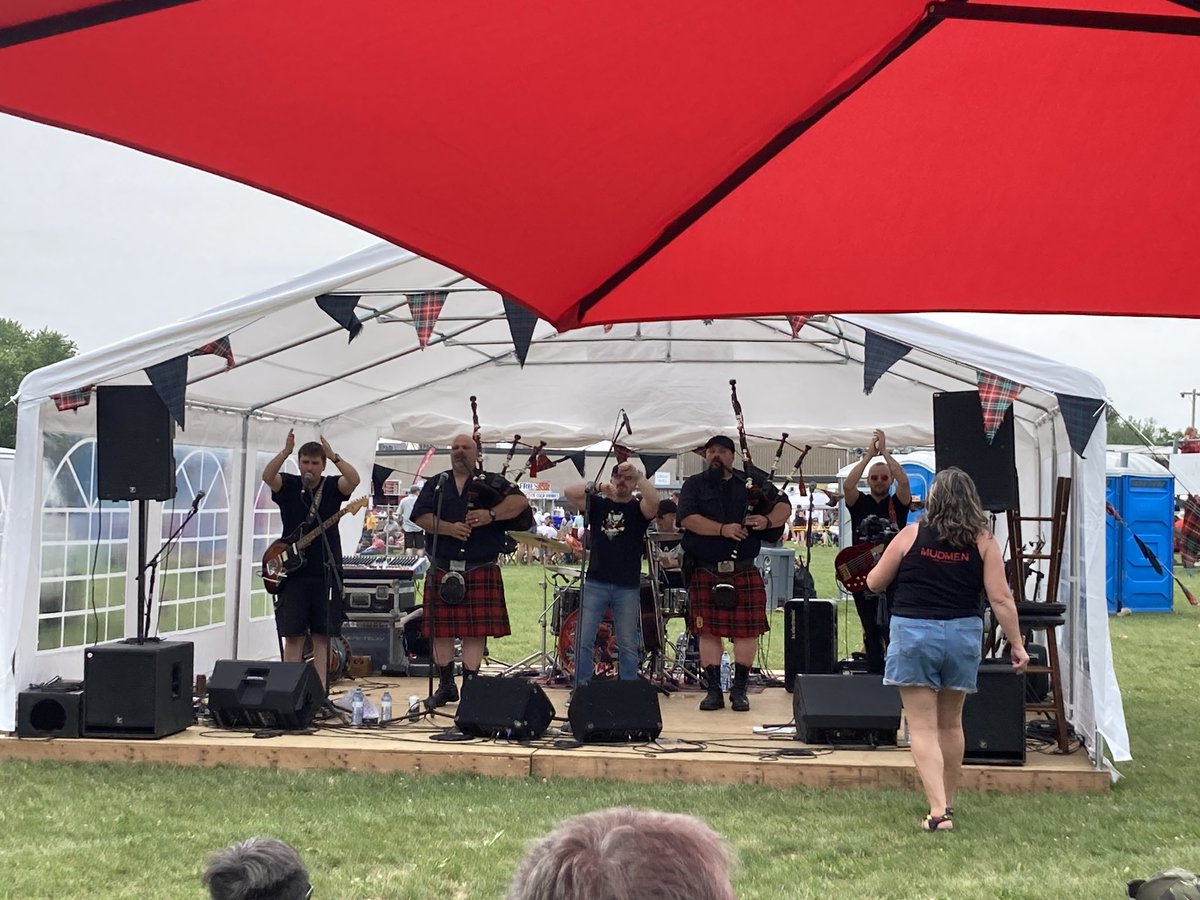 ClanDonaldSO's tweet photo. Had a great time at the #EmbroHighlandGames with @themudmen #ClanDonald https://t.co/P9XQ7Vocz6