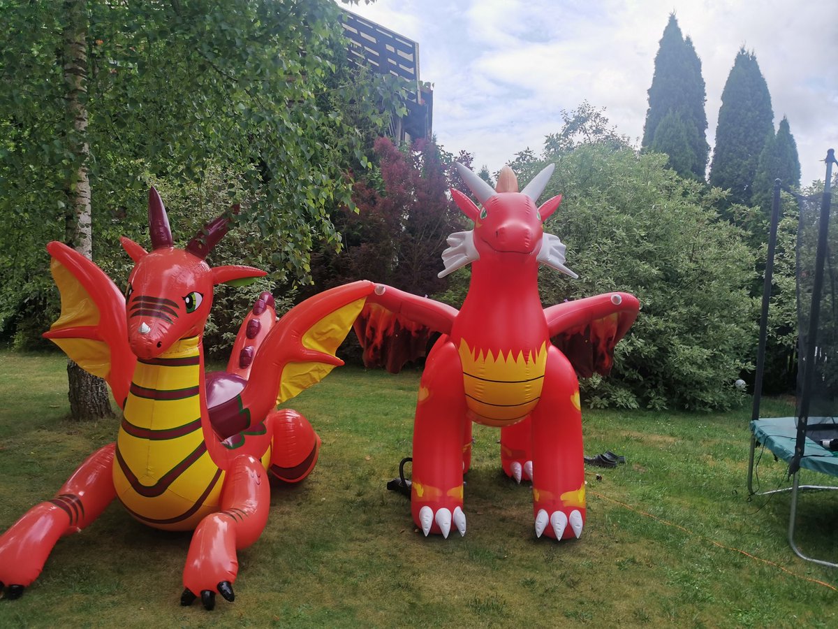 Grimatronic67's tweet image. A day has finaly came. To legendary dergs has finaly met eachother #squeakysaturday