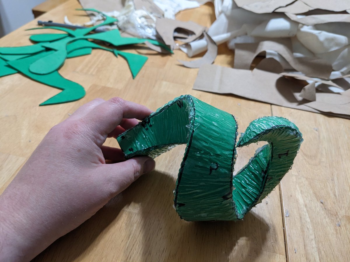Aetherschreiber's tweet photo. Somehow, the morass on the left became the horn on the right.  I'm a fucking wizard, apparently.

#CriticalRoleCosplay #FearneCallaway https://t.co/XrlxeKsOwg