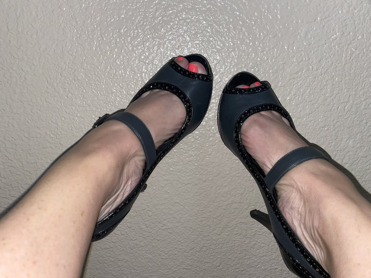cutiepiesoles's tweet photo. Peep toe Mary Jane high heels 👣 💖 https://t.co/qL3zNBsAXB