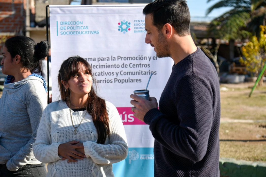 aJulianAlvarez's tweet photo. Visitamos el Centro Socioeducativo y Comunitario en Barrios Populares "Caminar hacia el futuro", en el barrio Pampa.

El objetivo es llevar adelante tareas de alfabetización y vinculación de alumnos y alumnas que han dejado de concurrir a sus colegios.

#LaCiudadQueNosMerecemos https://t.co/9NK6E4Qsev