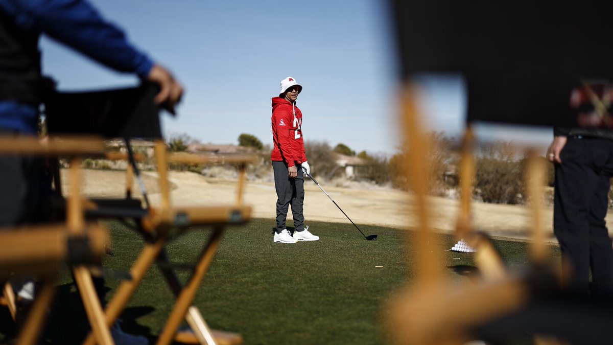 Jordan Poyer cancels, un-cancels golf tournament at Trump-owned course dlvr.it/SrXNm5