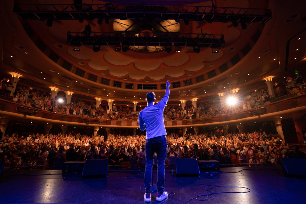 Russell Howard tweet media