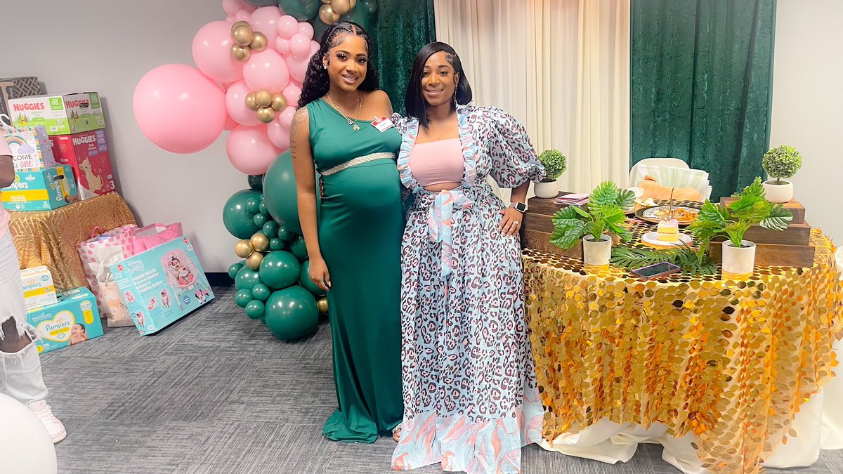 I’m going to be an Aunt. My little sister is having a baby girl 🎀
#Aunt Coco 🌸