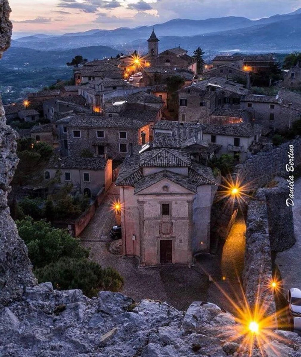 #Arpino è uno dei paesi più antichi della provincia di: #Frosinone: la bellezza dell' #Acropoli di Civitavecchia, la porta ogivale con arco a sesto acuto, le mura poligonali e la torre di Cicerone vi aspettano!

📷 Ig dani.bertino

#VisitLazio #LazioIsMe #LazioEternaScoperta