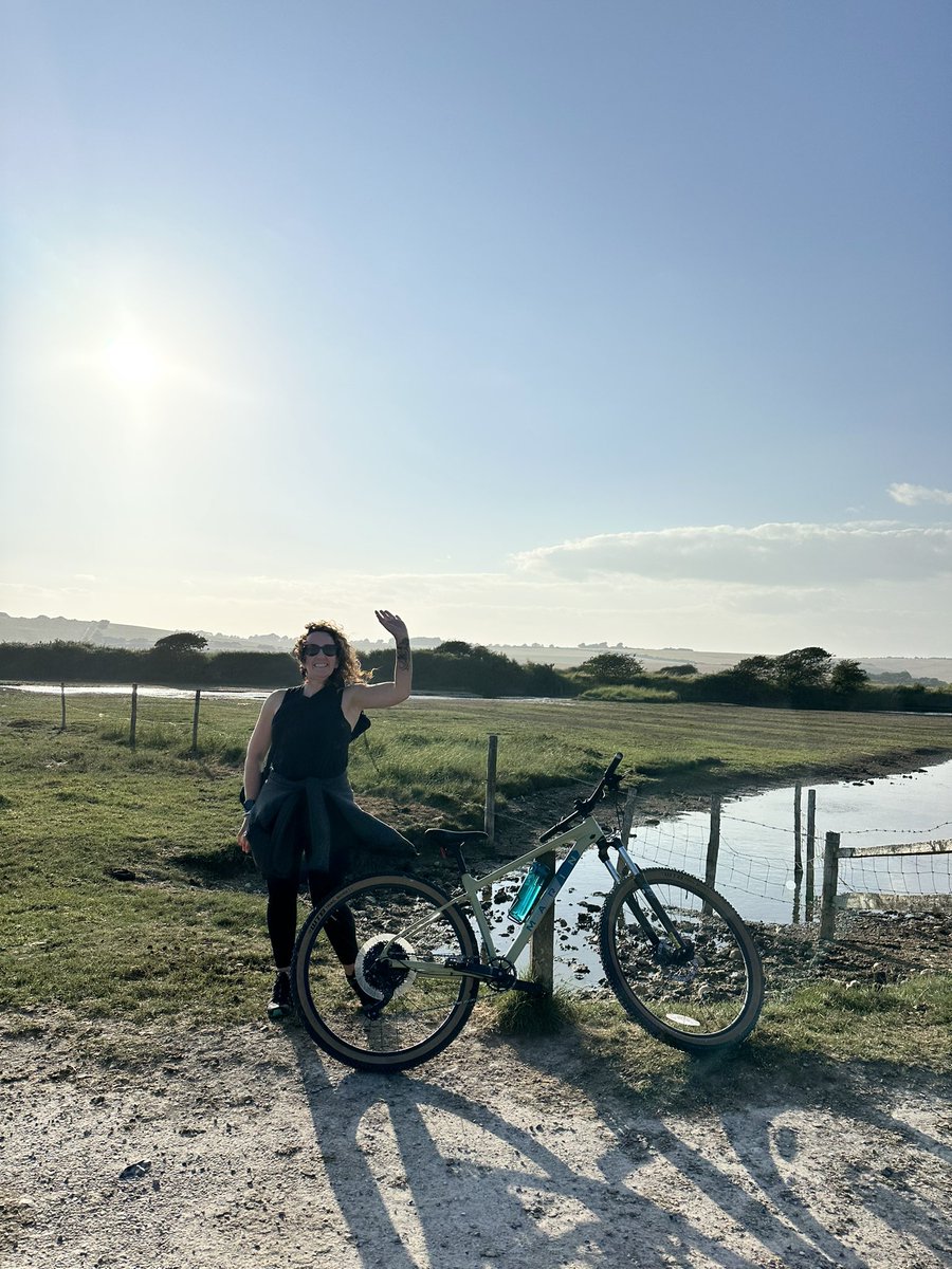 CuckmereCycleCo's tweet image. Amazing evening of cycling and yoga around Cuckmere and @SevenSistersCP 
So much to see and explore, beauty on our doorstep 
#cuckmere #sevensisters #explore #bikes #nature