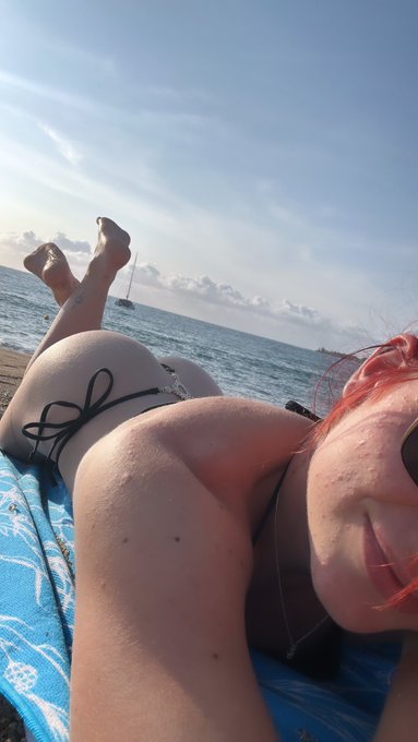 Pouvoir passer la soir&eacute;e &agrave; la plage 😍☀️  Rt et like si tu aimes la vue 🔥 #plage #maillot #camouille https://t<a href="/tag/maillot"class="tags"><span>#maillot</span></a><a href="/tag/plage"class="tags"><span>#plage</span></a><a href="/tag/camouille"class="tags"><span>#camouille</span></a>