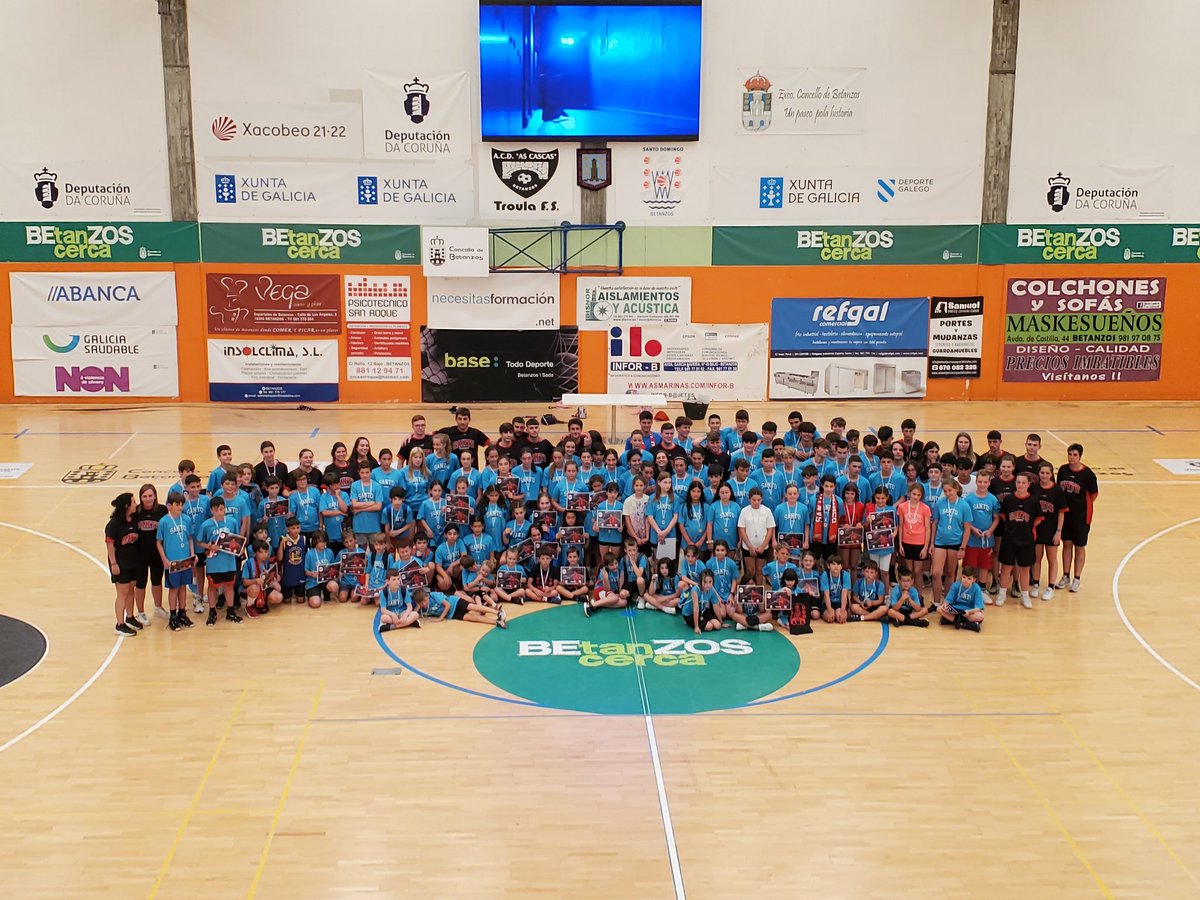 santodomingobet's tweet photo. Aquí finaliza este ESPECTACULAR Campus de récord gracias a las 136 familias, 26 monitores y 4 coordinadores que han obrado el milagro. GRACIAS ! https://t.co/FwAmo9iBVJ