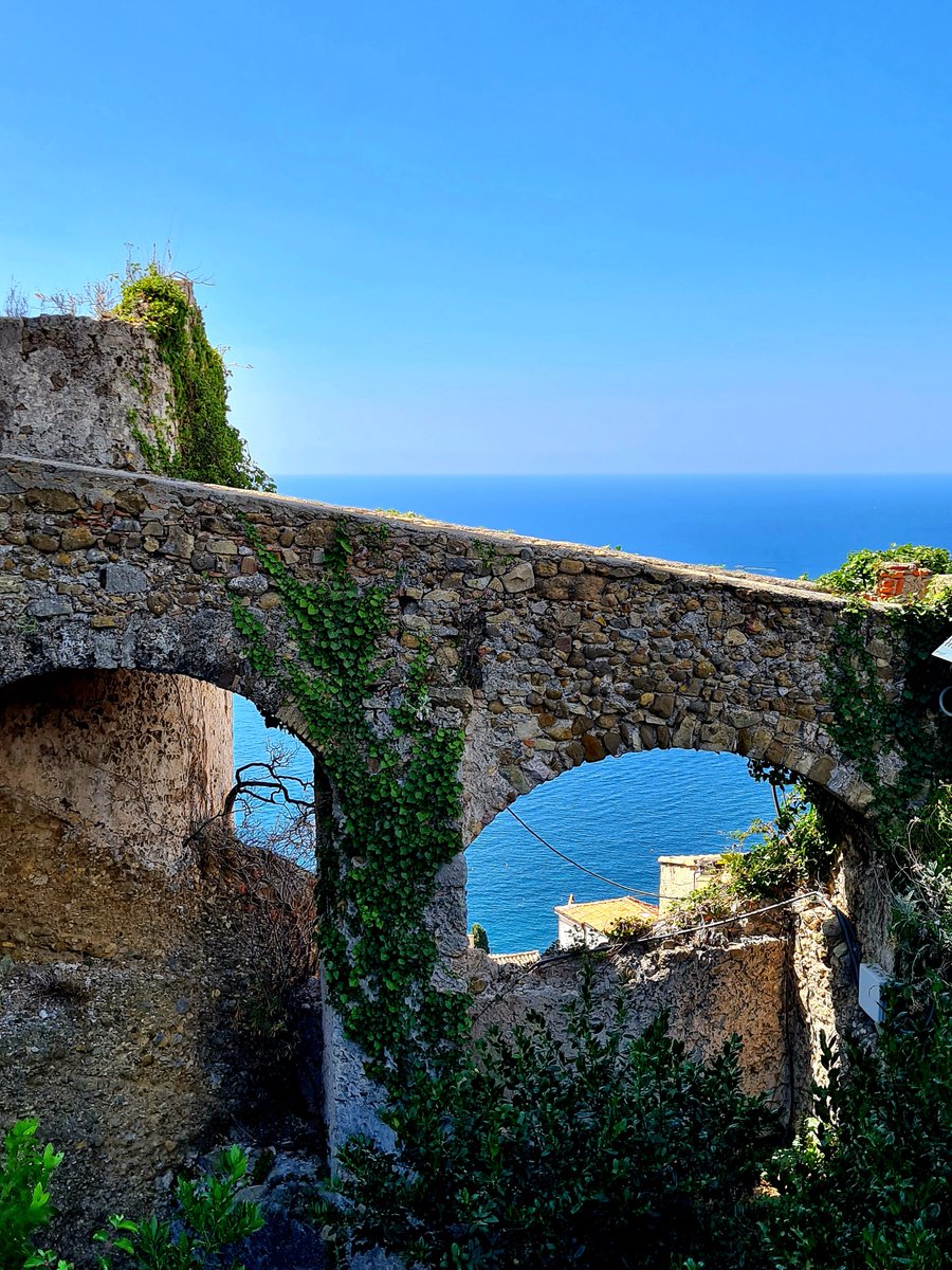 Superbe visite du château médiéval et de sa forteresse de Roquebrune-Cap-Martin 😍 1/2 

#AlpesMaritimes #CARF  #CotedAzurFrance #Monaco #RoquebruneCapMartin #Rivierafrancaise @VisitCotedazur @VilleRCM06190