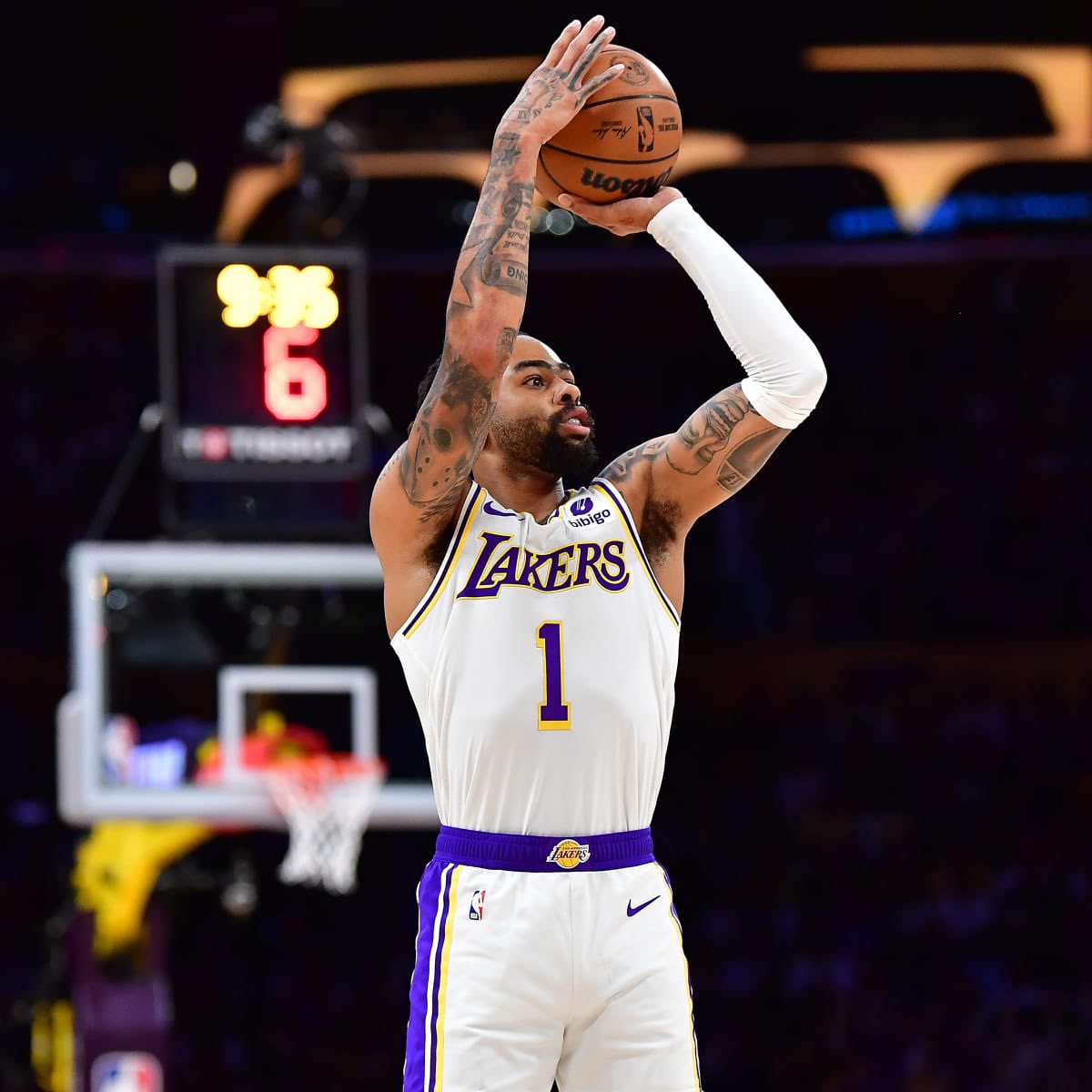 D’LO IS BACK 🥶 RT TO WELCOME BACK D’ANGELO RUSSELL TO THE LAKERS #LAKESHOW