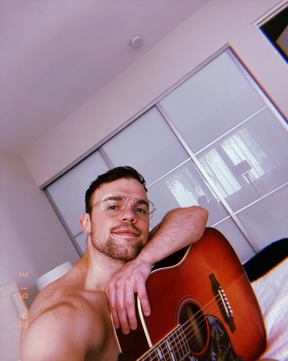 Gm gm, twitter fam!

It’s hotter than a dragons ass cheeks here in Nashville today  🥵

I also heard that Elon is limiting the amount of tweets we can see in a day.

Whats your take on this?

Regardless of the changes made, throw on some sneaks and go outside.

I’m about to do