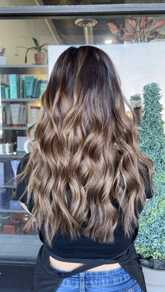 Captivating color correction by Miyalyn here at SalonX Hair Lounge!! 
#SalonXHairLounge #HairSalon #SalonX  #Hair #BestOfLasVegas #summerlin #color #hairtransformation #colorcorrection #hairstylist #hairbymiyalyn