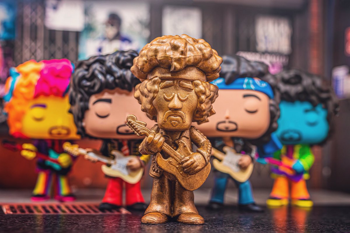 Let me stand next to your #FunkoSodaSaturday 

#funkosoda #jimihendrix #jimihendrixsoda #funkosodachase #experiencehendrix #dioramaprints #funkoblacklight #poptwinstuesday #hbdpoptwinstuesday8