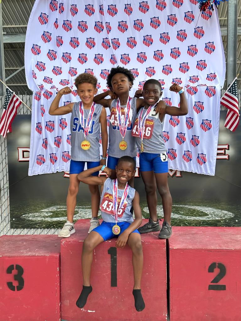 jace_johnson16's tweet photo. #1 8U 4x100 Relay Team in the COUNTRY‼️🥇🏅 https://t.co/7X5nFEWJMs