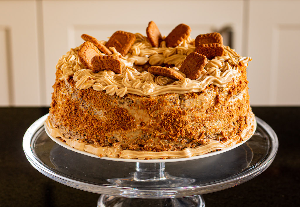 noseychef's tweet photo. Mocha chiffon cake: Asia meets Italy with this biscoff delight: https://t.co/Sn5lpkolmg #chiffoncake #cake #baking #filipino #ponoy #pinoyfood #Foodie #EatingForTheInsta #InstaFood #Eater #ForkYeah #FoodPorn #CheatMeal #SpoonFeed #DailyFoodFeed #NomNom https://t.co/kVzTPll9WO