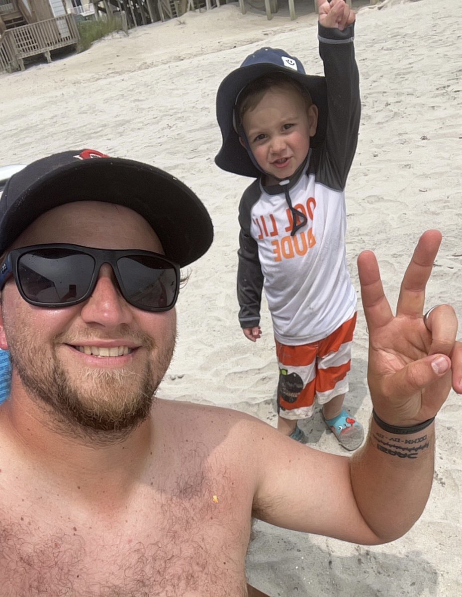 Z14Lowder's tweet image. Little man says what’s up Twitter!   #BeachBums 

🏝️