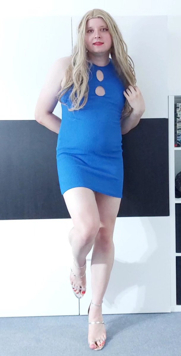 samcd5000's tweet photo. Blue like the summer sky 😘

#Crossdressing #xdress #mtf #cdheels https://t.co/fIbKdQ9hFb
