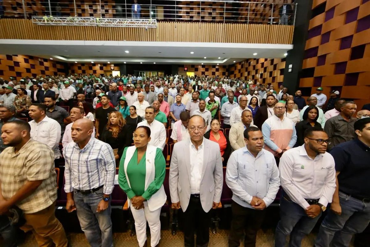 fp_2024's tweet photo. Inicia con gran entusiasmo la asamblea con dirigentes de las provincias Santo Domingo y Monte Plata, en el Pabellón de la Fama del Deporte Dominicano. 

#AsambleasFP #FuerzaDelPueblo #Fpcomunica #Leonelfernandez #Nuria #Leonelistafp  #Fpradio #Politica #SanIsidro https://t.co/eTiVHFyXdt