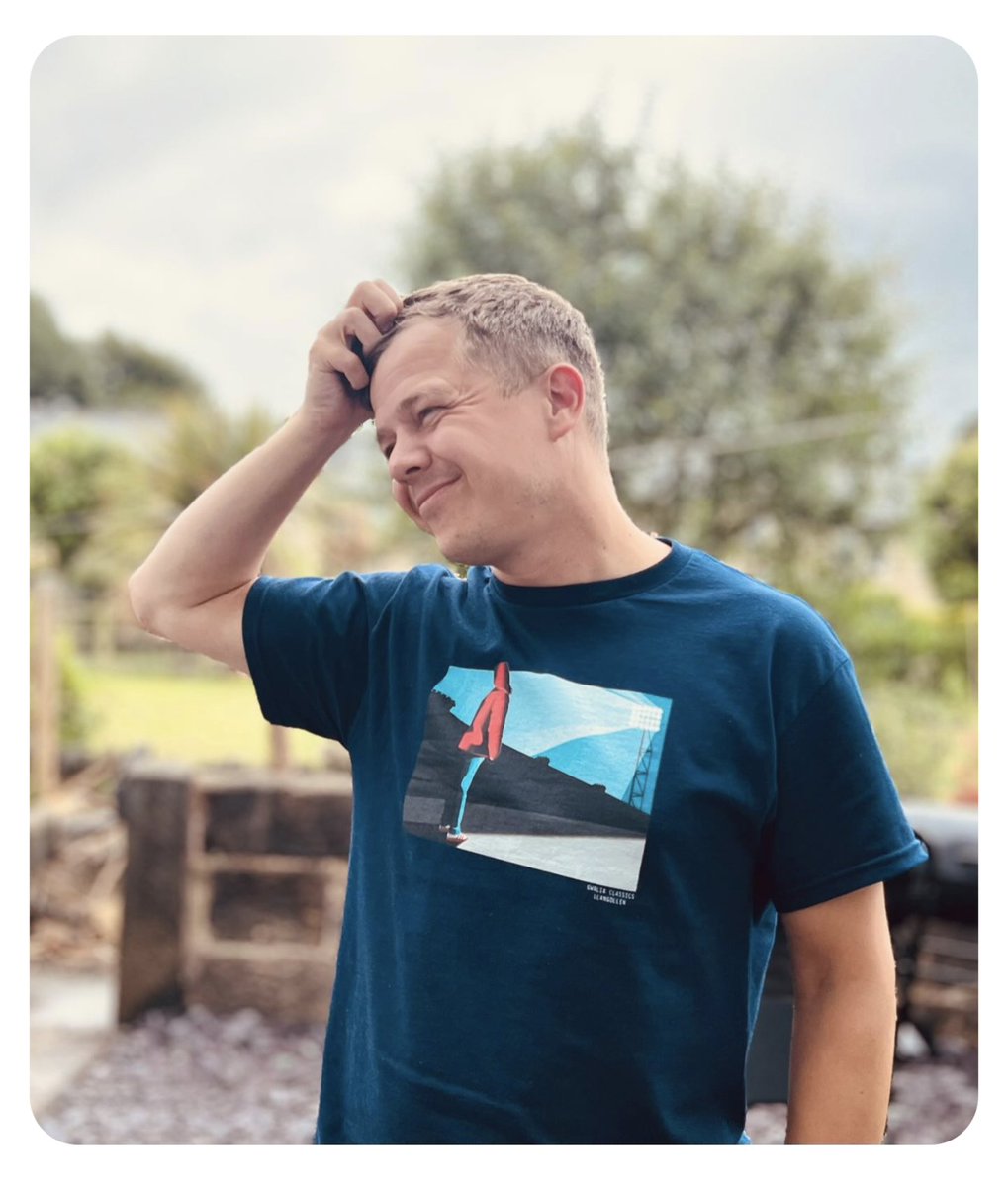 @GwaliaClassics (@gwaliaclassics) on Twitter photo 😎Danny @thesneakerannexe <a href="/roystinho/">Tinie Royston</a> Looking sharp in our 'Floodlights' tee X @paul_fellows_art , available online gwaliaclassics.com £27.50 posted to your door !
Thanks Danny appriciated mate !! 😎Danny @thesneakerannexe <a href="/roystinho/">Tinie Royston</a> Looking sharp in our 'Floodlights' tee X @paul_fellows_art , available online gwaliaclassics.com £27.50 posted to your door !
Thanks Danny appriciated mate !!