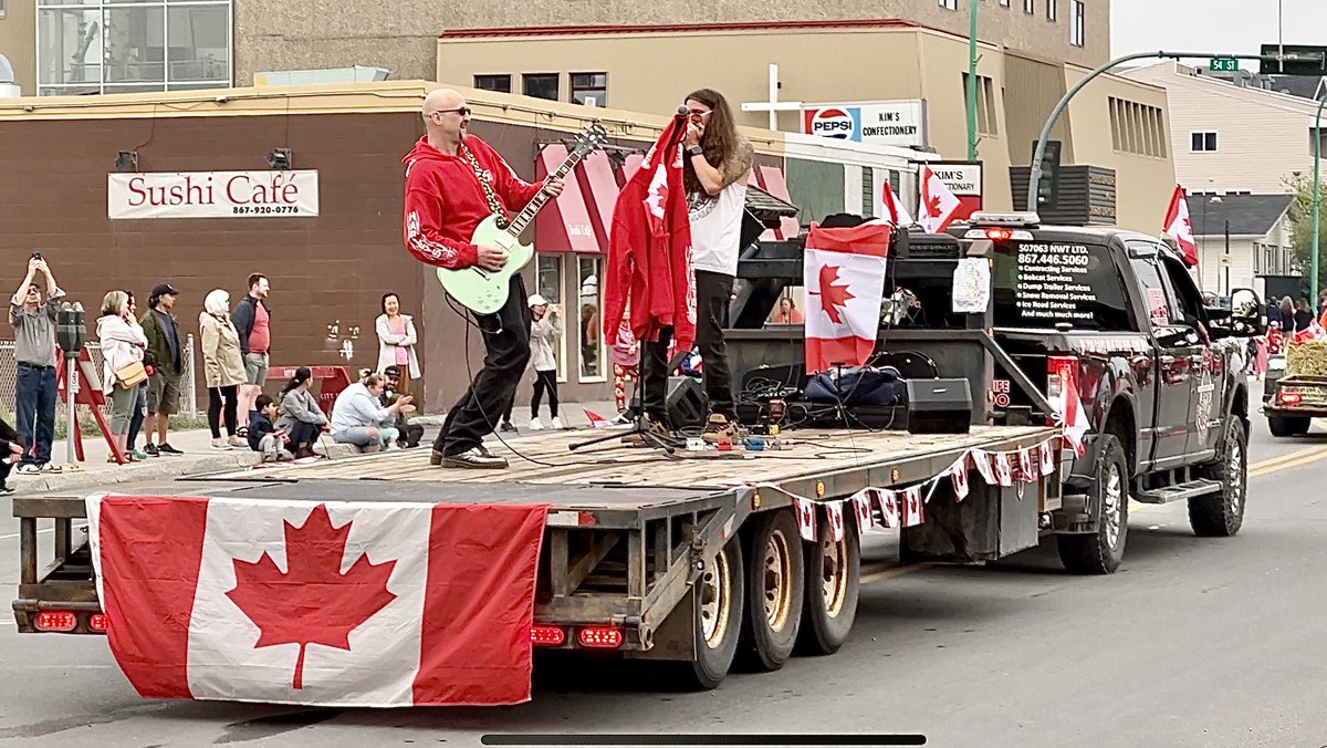 A few snaps from #Rotary Community Parade on #CanadaDay that just ended in #Yellowknife. The #NWT’s Finance Minister <a href="/CWawzonek/">Caroline Wawzonek</a> somehow outdid her two-wheeled float from last year, while there were also goats - my favourite - and a rockin’ duo courtesy of <a href="/HarleysYk/">HarleysHardrockYK</a> 
More later.