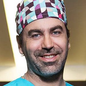 HeatherMoAndCo's tweet photo. The first image is “Dr Richard Smith’s” profile pic, the other 2 images are online photos of actual Dr. Emre İlhan. #TwitterFraud @TwitterSafety https://t.co/2El60n9mbH