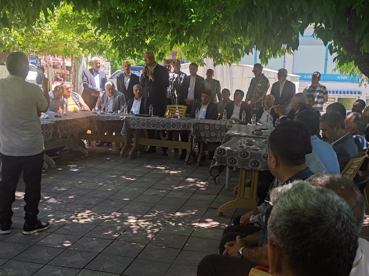 Bingöl Milletvekillerimiz Sn Feyzi BERDİBEK, Zeki KORKUTATA Kurban Bayramı nedeni ile İlçemizi ziyaret ederek vatandaşlarımızla bayramlaşma programına katılım sağladılar kendilerine bu güzel ziyaretlerinden ötürü teşekkürlerimizi sunarız.
