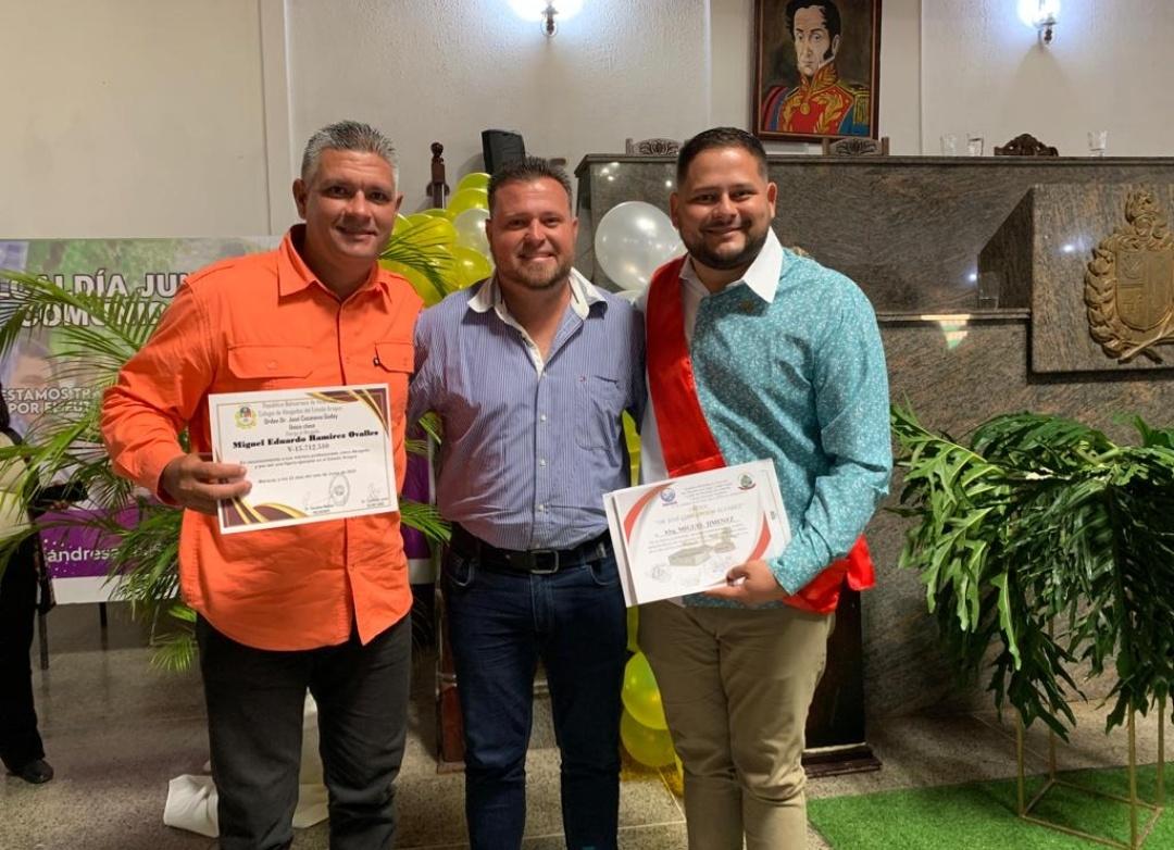 #30Junio | Acto en Conmemoración del Día del Abogado, Agradecido con la Prof. Antonia Salazar y el Concejo Municipal de #SanSebastián por el reconocimiento ⚖️

#ADelante por Venezuela 🇻🇪 🏴 #DemosElPrimerPaso