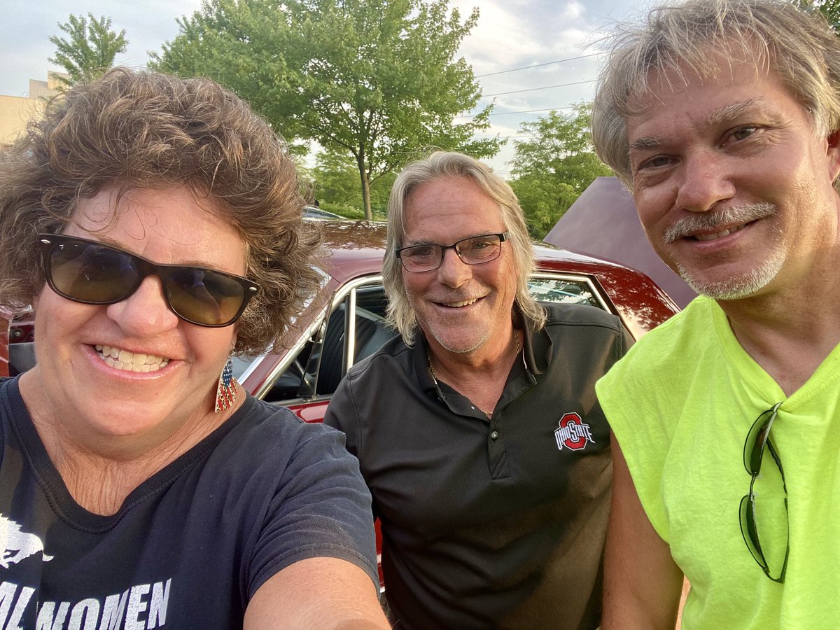marietculver's tweet photo. “Caddyshack Reunion” with my Pittsburgh Mustang Buddies that worked together in the 80’s at #AlleghenyCountryClub #SewickleyPa at our yearly Car Show Cruise @FordMustang #FriendsforLife #ClassicCars #RealWomenDrivetheirOwnMustangs ❤️💙❤️💙🇺🇸 #PittsburghNative https://t.co/Pe4gL5WDww